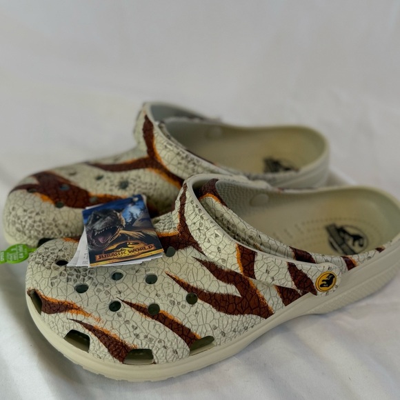 Crocs Jurassic World Park Clog Universal Men 10 Women 12 NWT (No Jibbitz) RARE - Picture 4 of 6